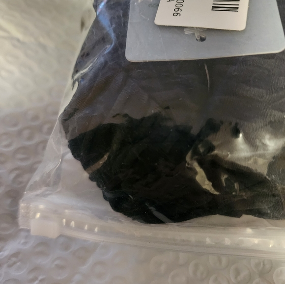 "Butt lift" leggings, as seen on Tik Tok. Black, size large. New with ta… - Picture 3 of 6